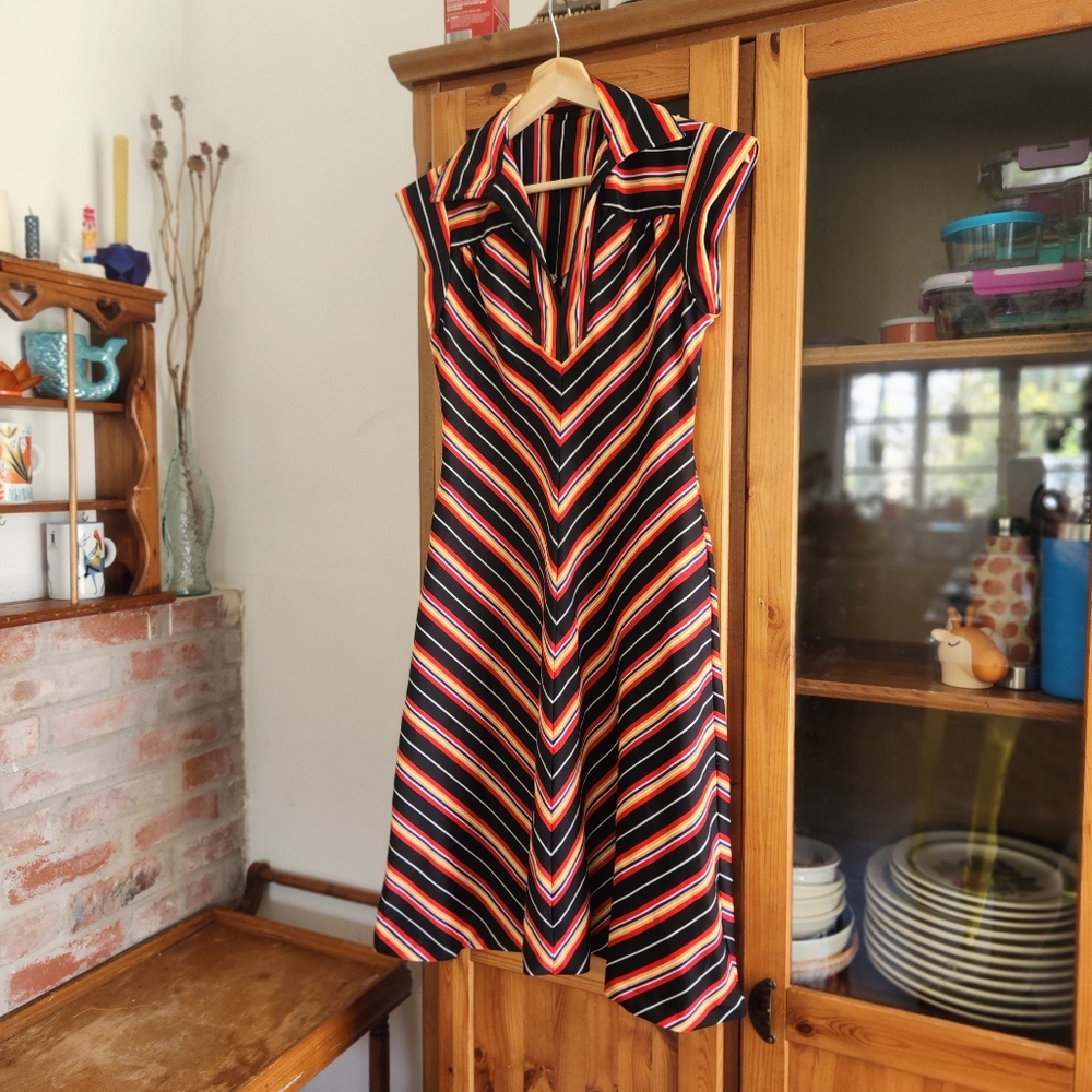 Vintage Cap Sleeve Chevron Stripe Dress